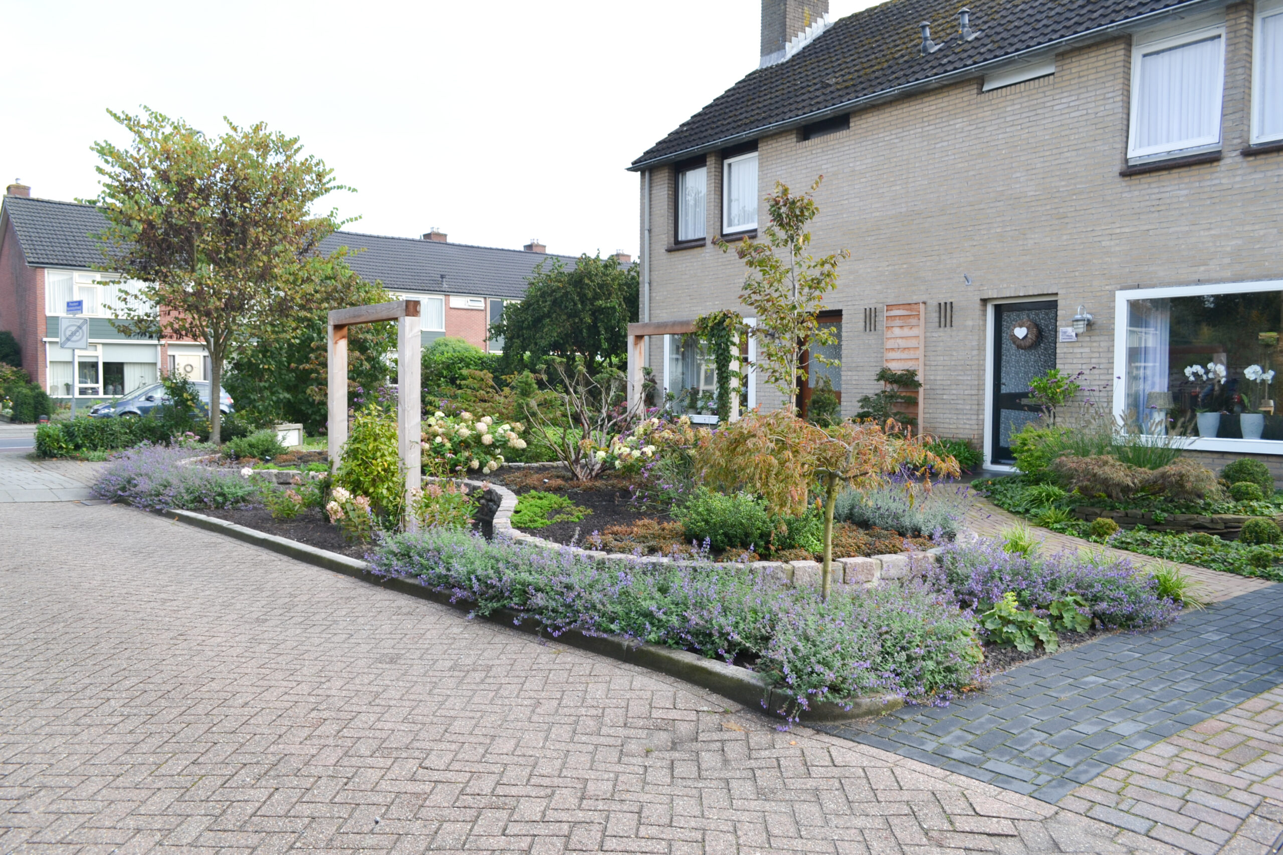Hoe richt je een voortuin in? Zo pak je het slim aan!